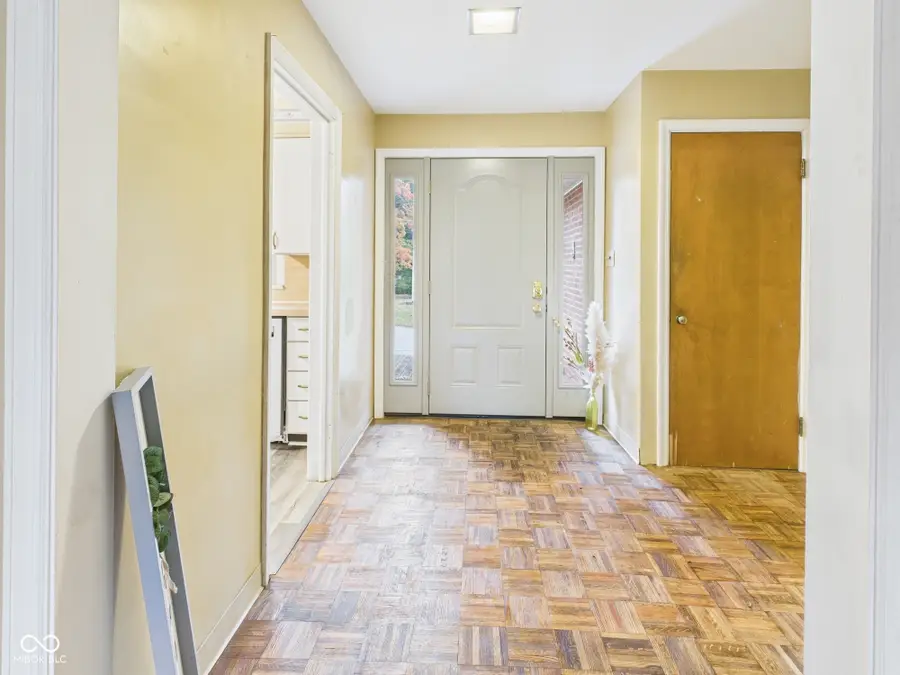 307 N Winthrop Road, Muncie, IN 47304 - #2