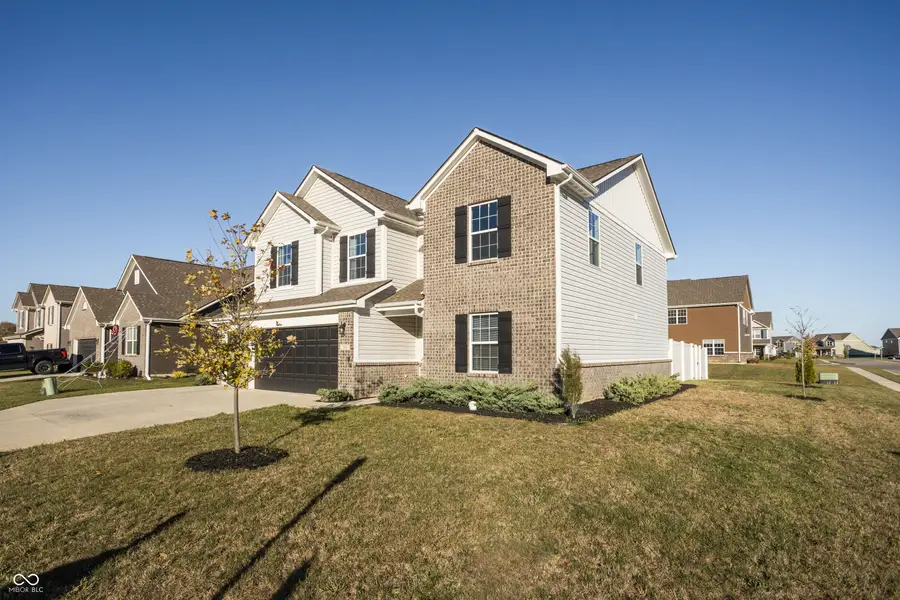784 Jefferson Park Drive, Pittsboro, IN 46167 - Image #2