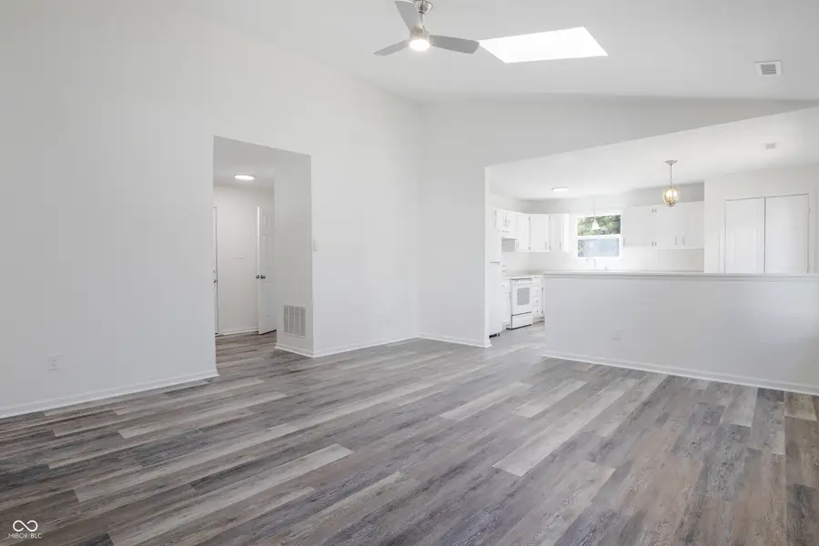 11704 Hartland Drive E, Indianapolis, IN 46229 - Image #3