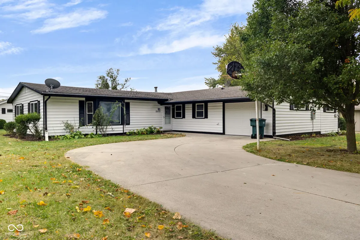 2001 W Woodmont Drive, Muncie, IN 47304 - Image #1