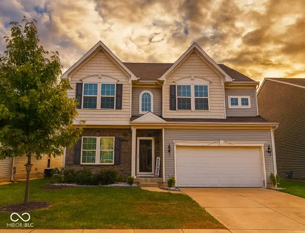 733 Keepsake Run, Greenwood, IN 46143