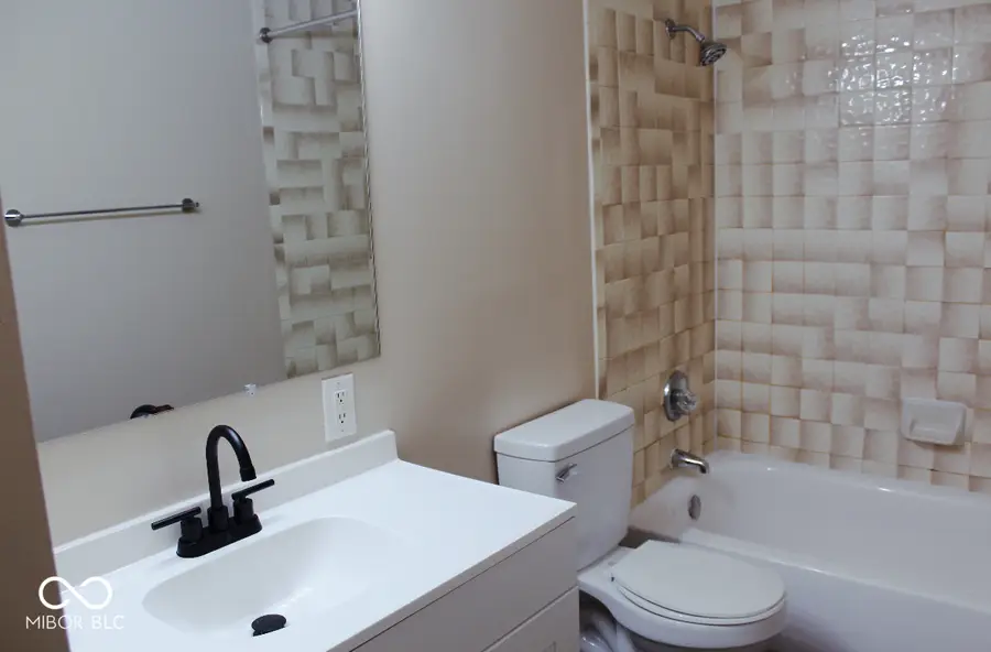 11341 Mcdowell Drive, Indianapolis, IN 46229 - Image #3