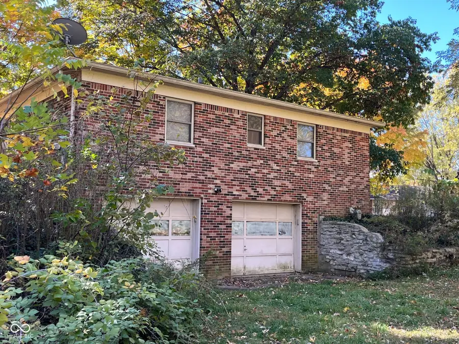 8050 Murphy Court, Indianapolis, IN 46256 - Image #2