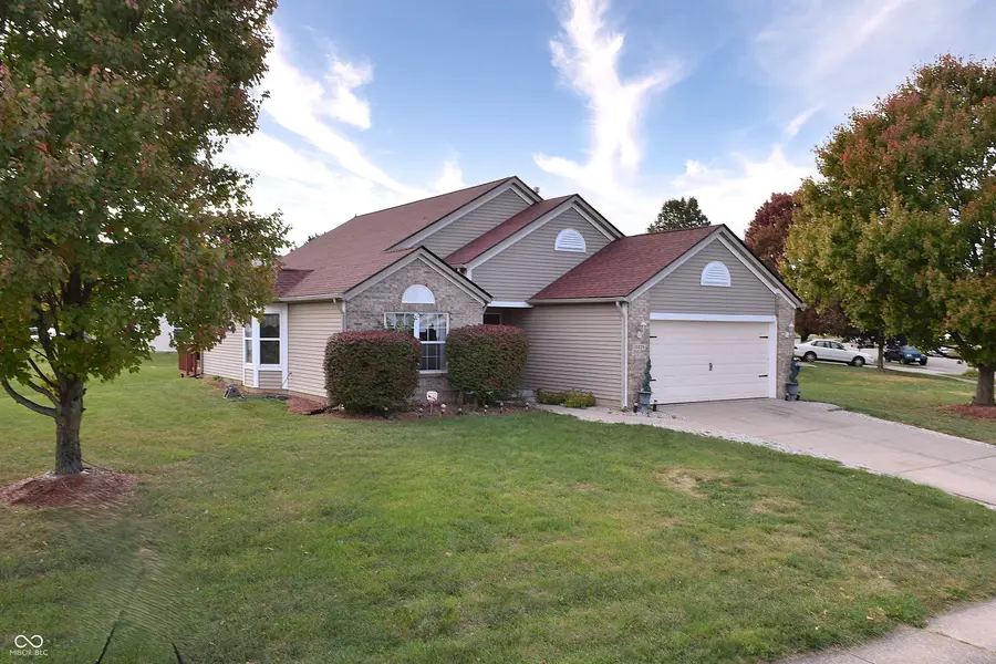 10825 Sedgegrass Drive, Indianapolis, IN 46235 - Image #3