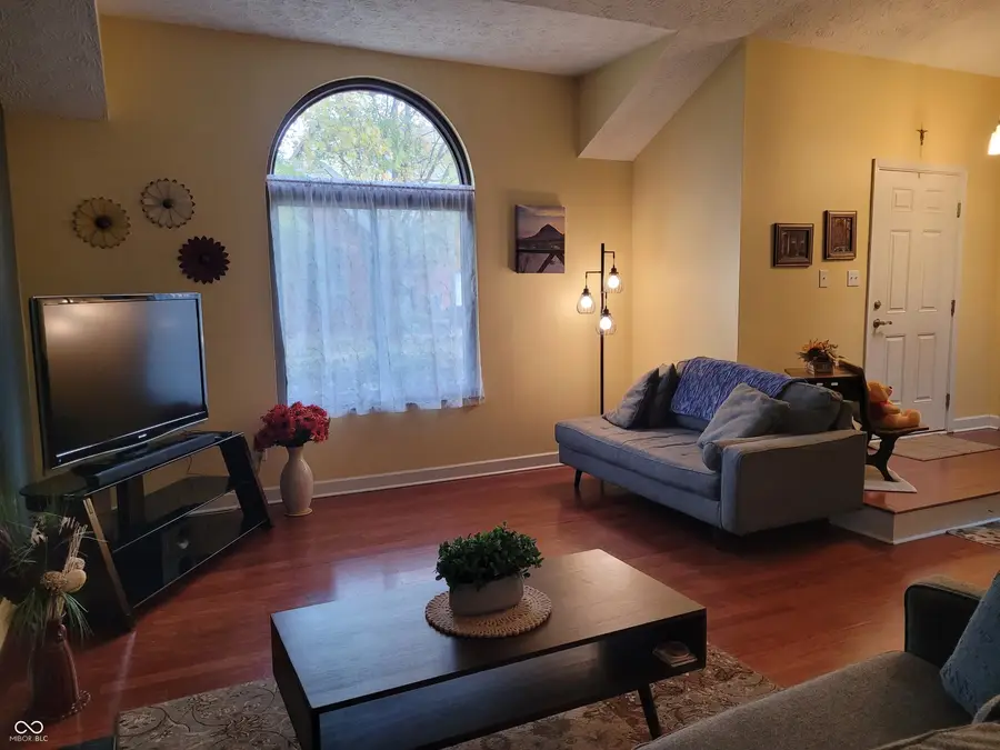 9306 W Golden Oaks W, Indianapolis, IN 46260 - Image #3