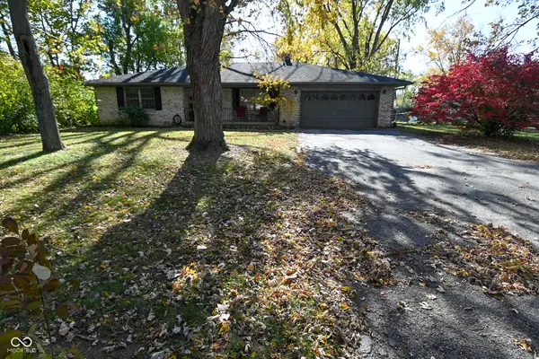 3919 Shadow Hill Lane, Greenwood, IN 46142