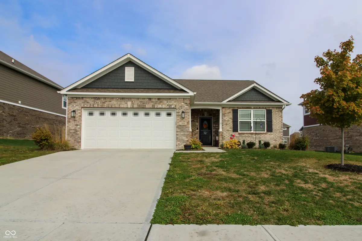 914 Ridge Rock Lane, Bargersville, IN 46106 - Image #1
