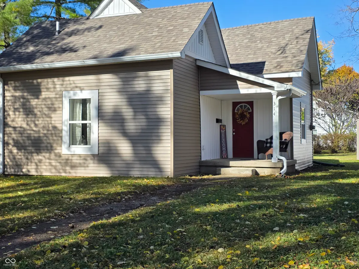 314 W Main Street, Mooresville, IN 46158 - #1