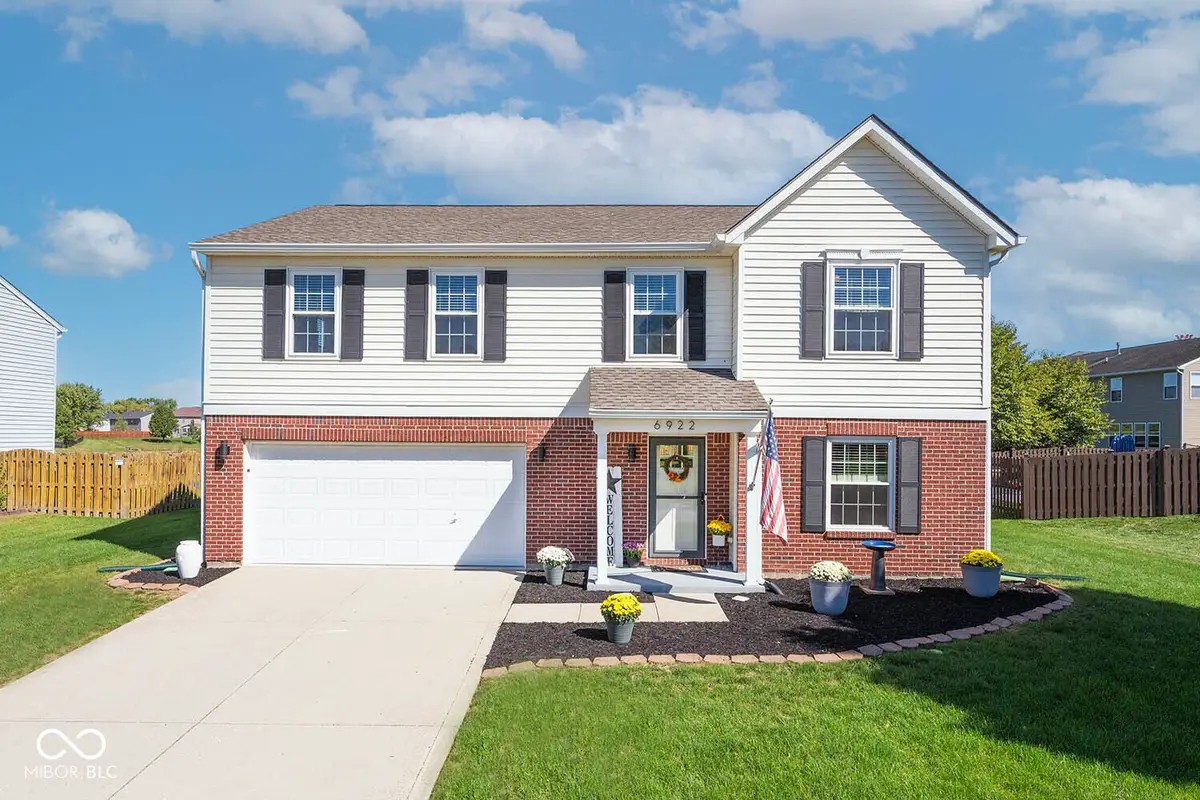 6922 W Briarwood Boulevard, New Palestine, IN 46163 - Image #1