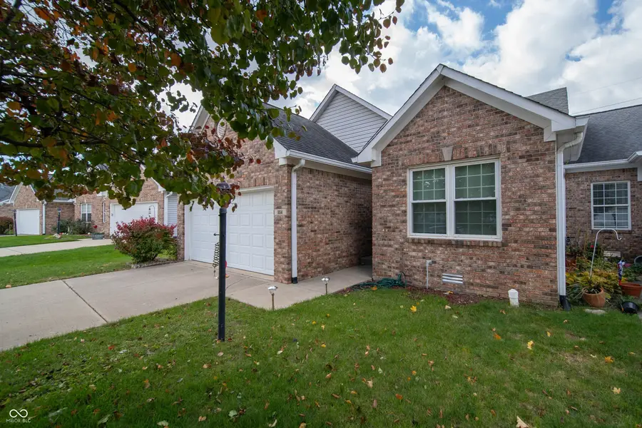 904 Village Circle Drive, Greenwood, IN 46143 - Image #3