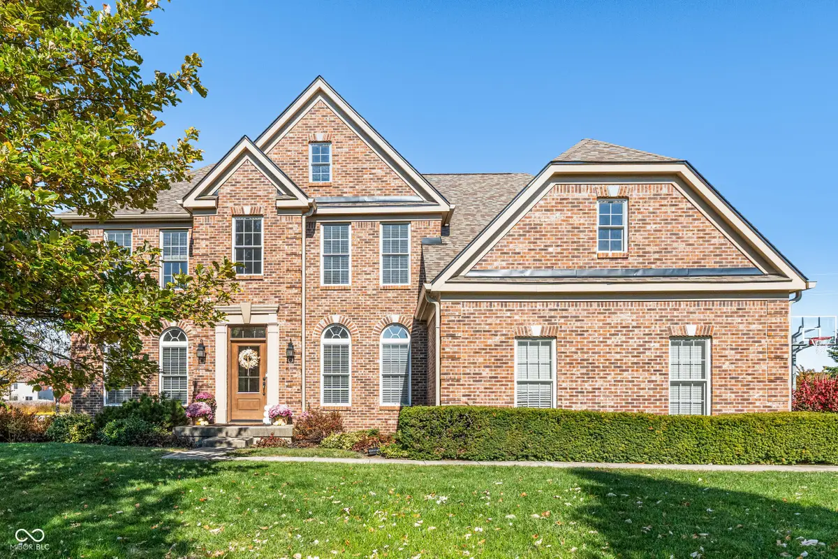 8856 Pin Oak Drive, Zionsville, IN 46077 - Image #1