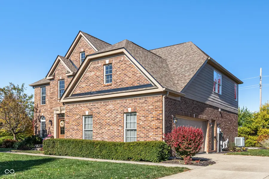 8856 Pin Oak Drive, Zionsville, IN 46077 - Image #2