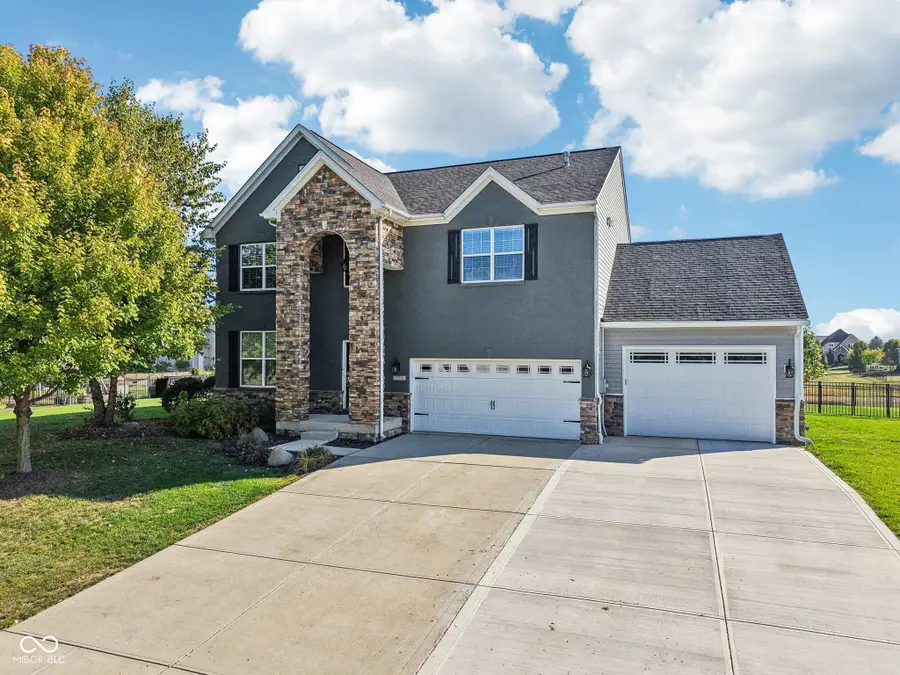 15726 Henady Crossing, Noblesville, IN 46060 - Image #2