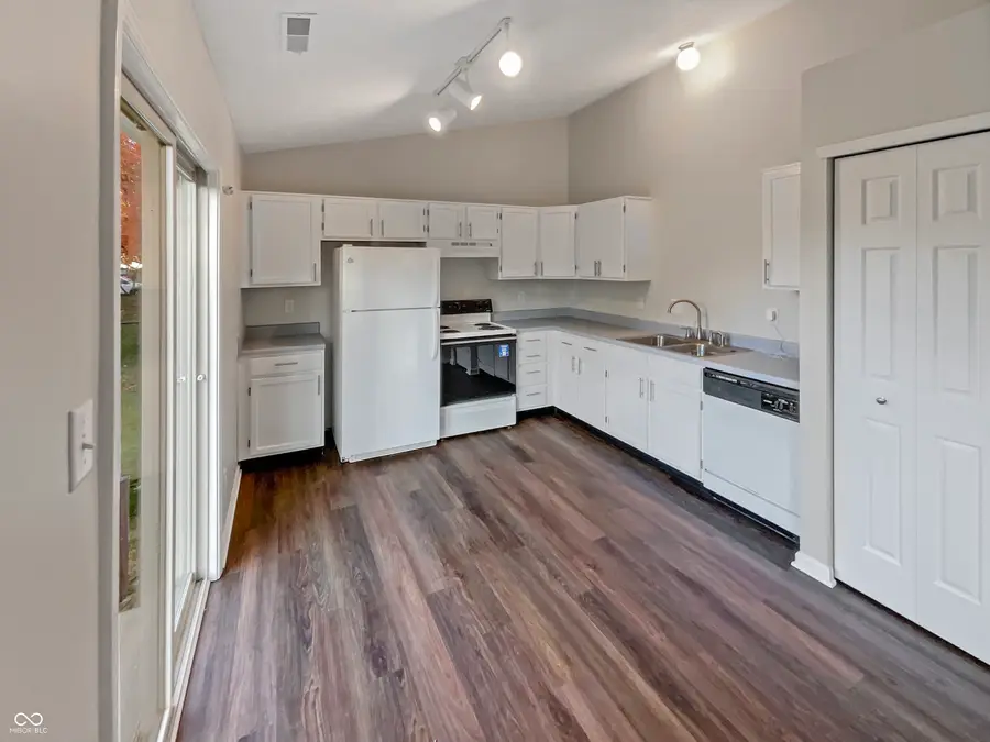 5561 Lippan Way, Indianapolis, IN 46221 - Image #2