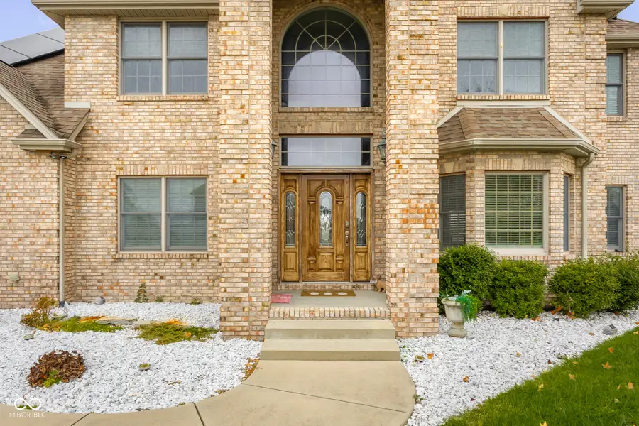 2076 Pawnee Trail, Columbus, IN 47203 - Image #2