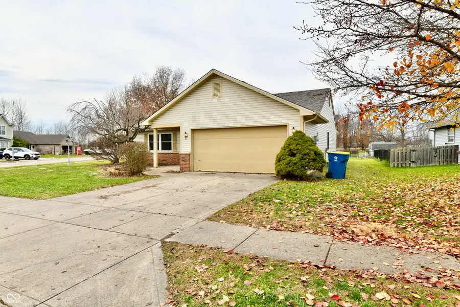 106 Tracy Ridge Boulevard, Whiteland, IN 46184 - Image #2