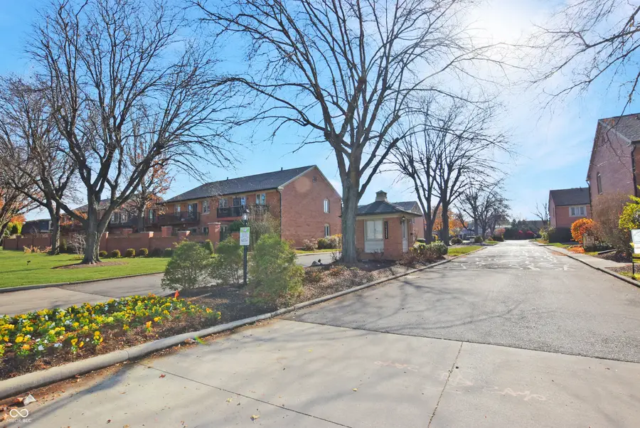 8521 Canterbury Square East, Indianapolis, IN 46260 - Image #2