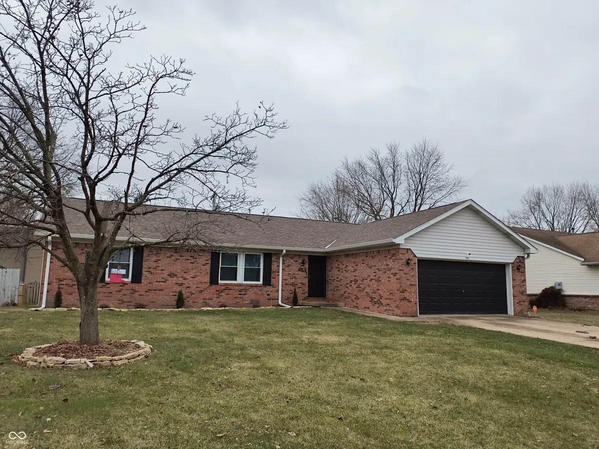249 Lori Ann Drive, Whiteland, IN 46184 - Image #1