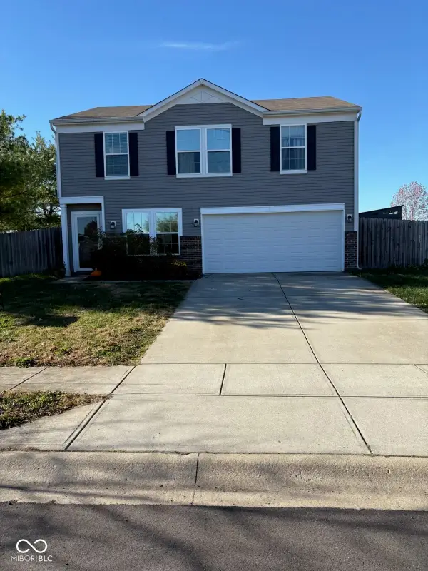 4652 Willowbrook Drive, Columbus, IN 47203