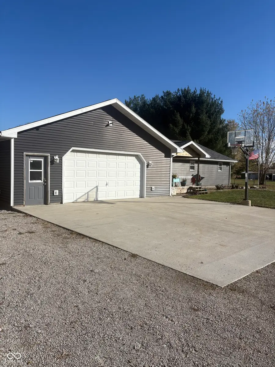 908 S Division Street, Cayuga, IN 47928 - Image #2