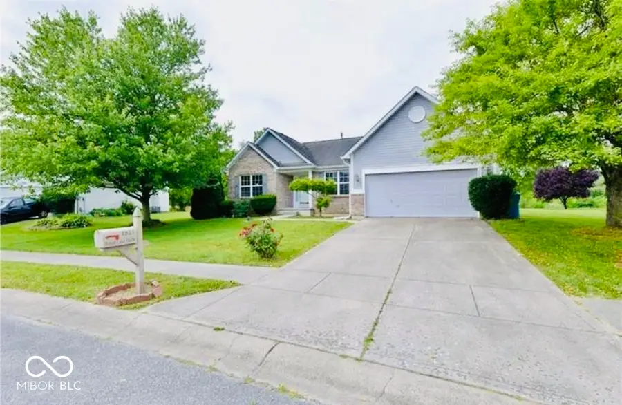 1527 Royal Lake Circle, Indianapolis, IN 46228 - Image #2