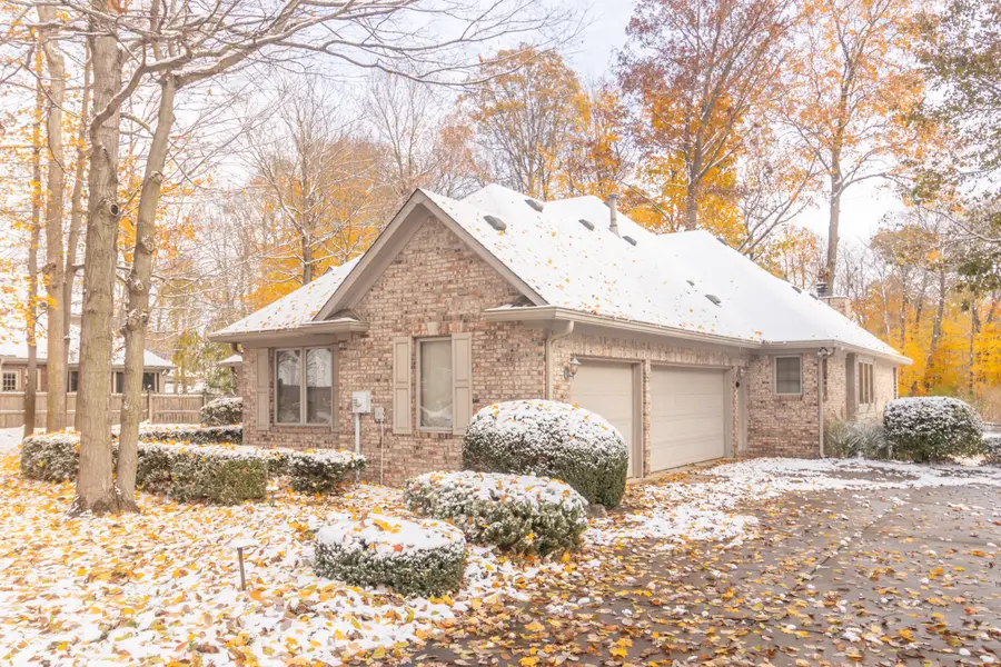 4053 S Village Row, New Palestine, IN 46163 - Image #2