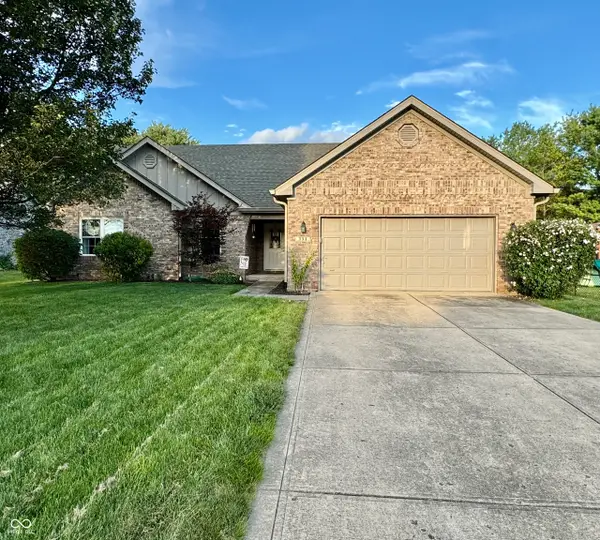 333 Elmscourt Circle, Greenwood, IN 46142