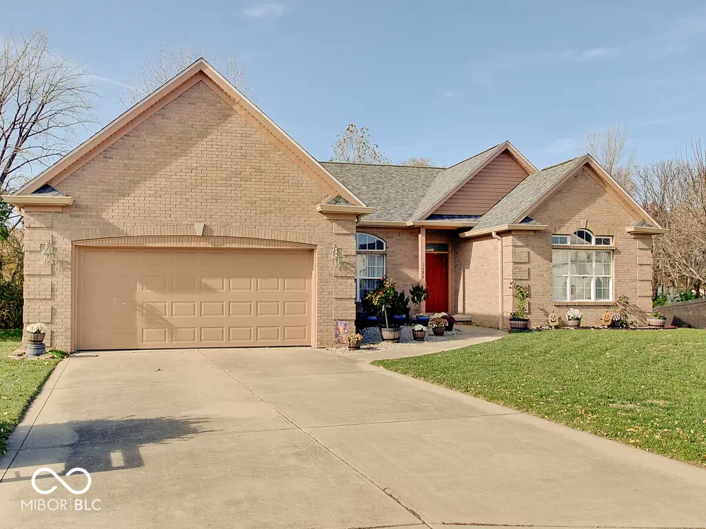 1192 Kay Drive, Greenwood, IN 46142 - #1