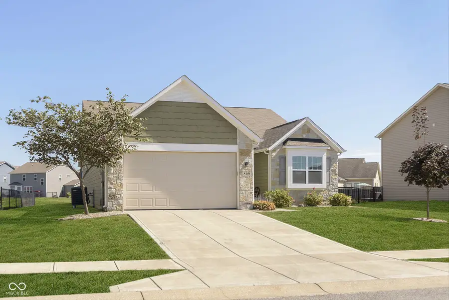 809 Declaration Drive, Pittsboro, IN 46167 - Image #2