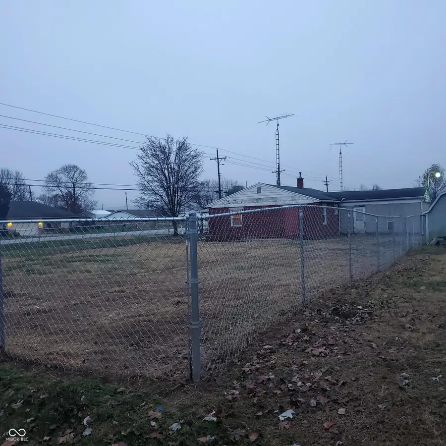 1022 W Raymond Street, Brownstown, IN 47220 - Image #3