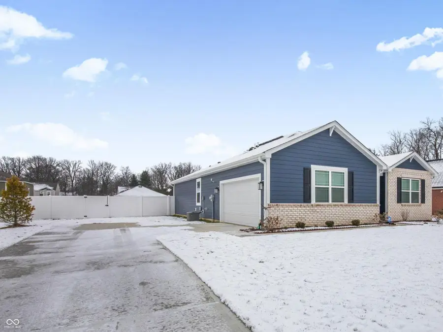 3809 S Woodfield Drive, New Palestine, IN 46163 - Image #2