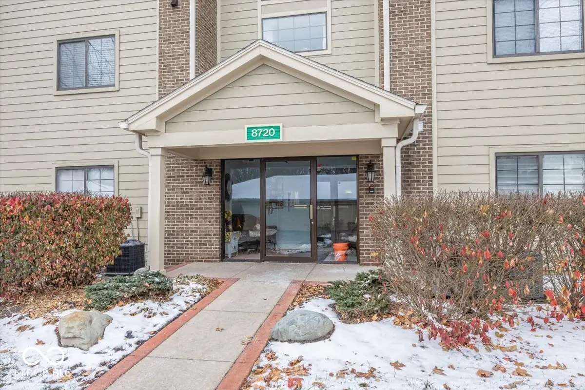 8720 Yardley Court #203, Indianapolis, IN 46268 - Image #1