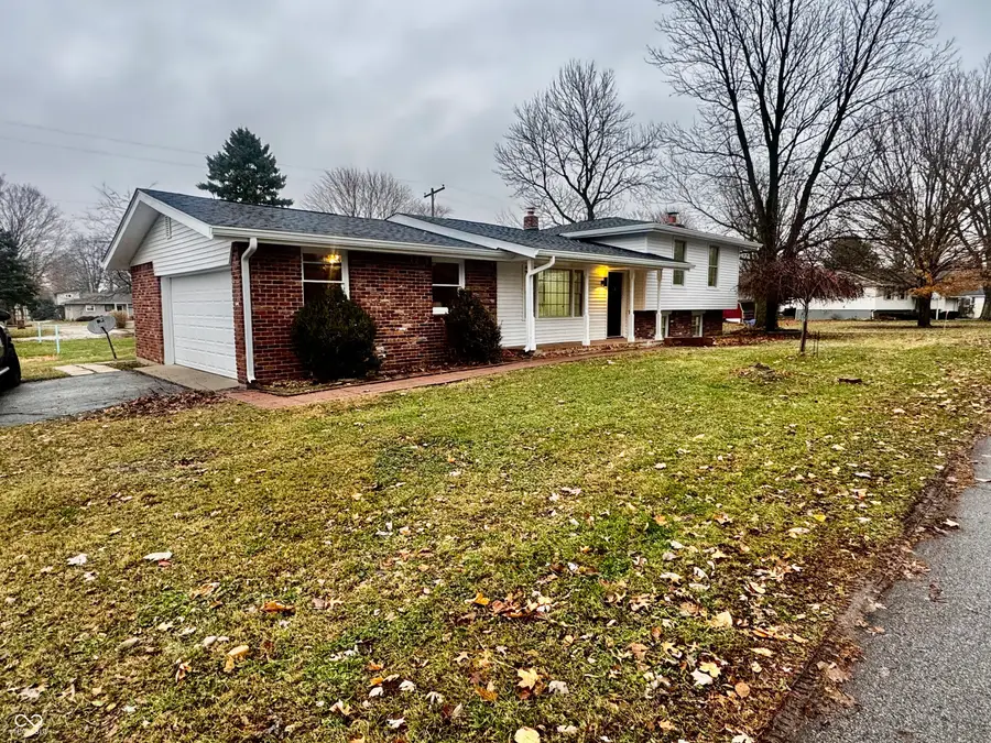 304 Blackford Street, Waynetown, IN 47990 - Image #2