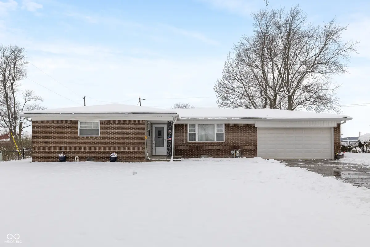 58 N Eastern Village Drive, Greenfield, IN 46140 - Image #1
