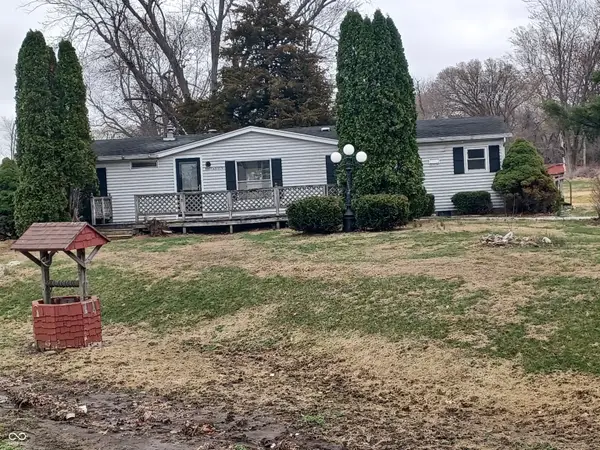 15566 S 8th Street, Clinton, IN 47842