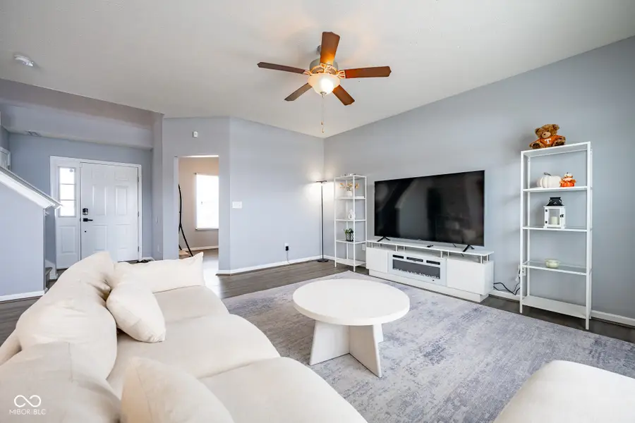 2581 Shadowbrook Trace, Greenwood, IN 46143 - Image #2