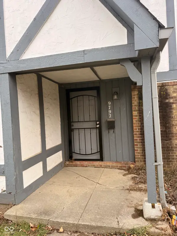 9792 Kingscross Court, Indianapolis, IN 46235