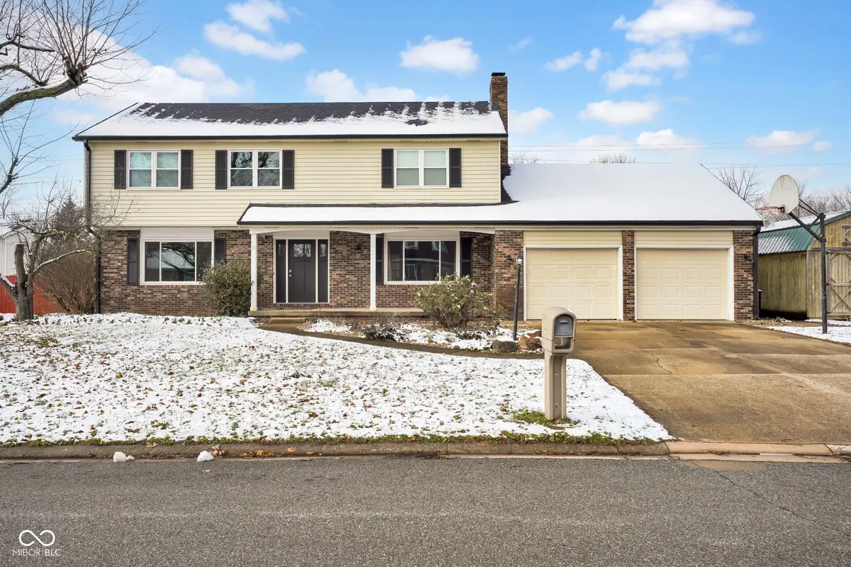 595 Camelot Drive, Seymour, IN 47274 - Image #1