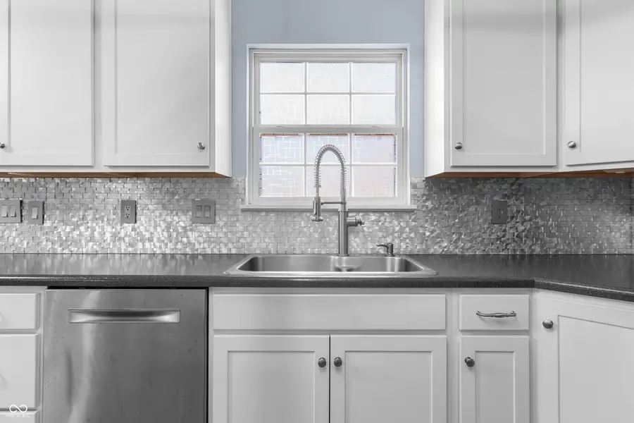 1208 Rotherham Lane, Beech Grove, IN 46107 - Image #3