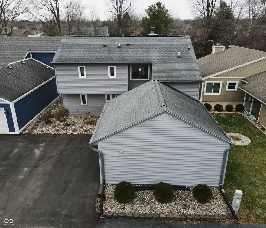 876 Woodcross Court, Avon, IN 46123 - Image #2