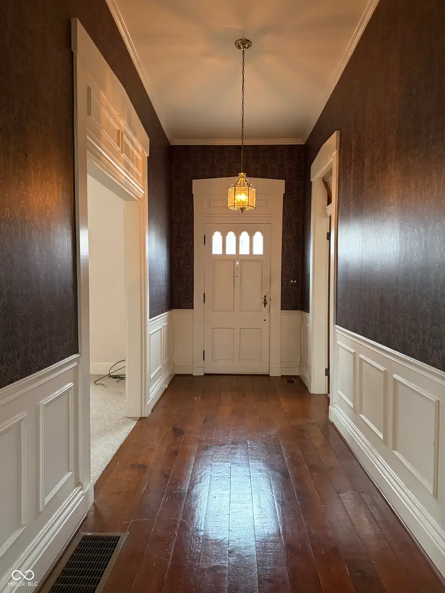 228 W Washington Street, Shelbyville, IN 46176 - Image #2