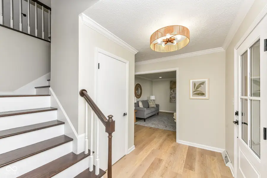 567 Hawthorne Drive, Carmel, IN 46033 - Image #2