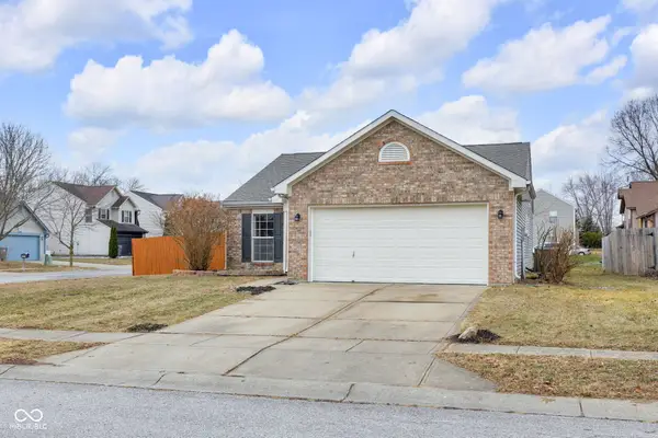 5226 Lakemanor Drive, Indianapolis, IN 46254