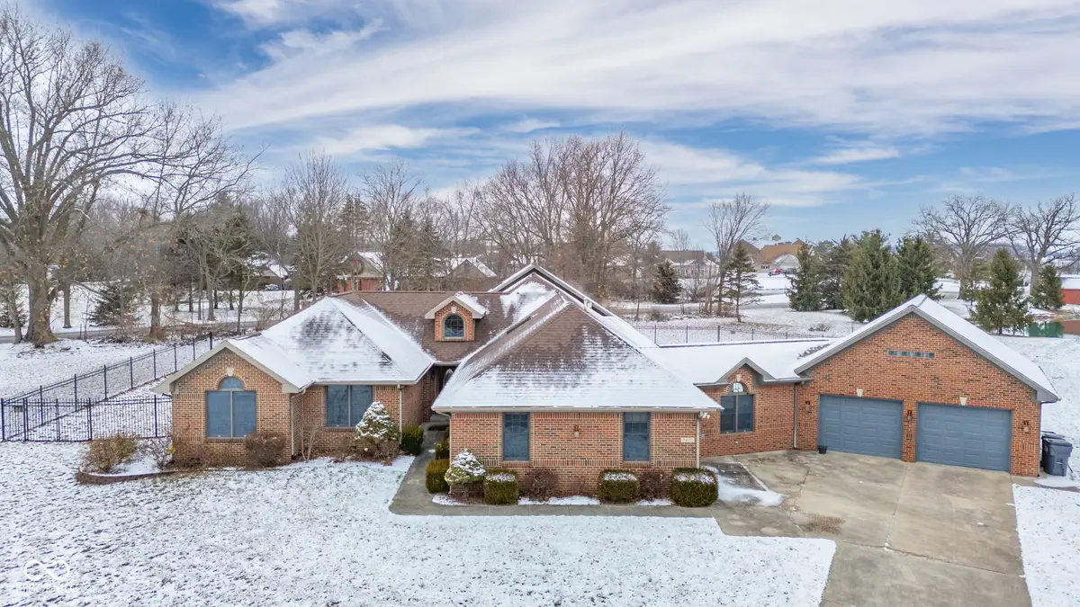 2405 N Wicklow Drive, Muncie, IN 47304 - Image #1