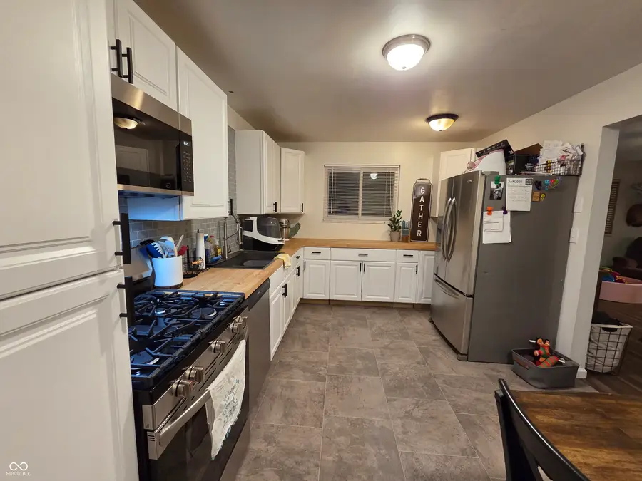 1195 E Hazelwood South Drive E, Shelbyville, IN 46176 - Image #3