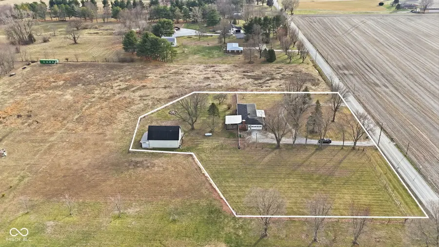 1925 N County Road 200 E, Danville, IN 46122 - Image #2