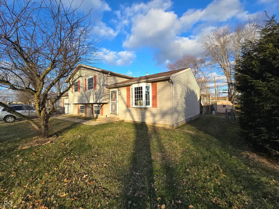 921 Waring Drive E, Indianapolis, IN 46229 - Image #2