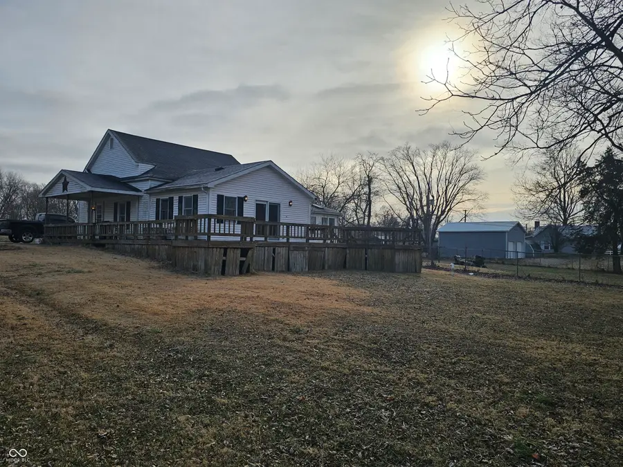 38 E Walnut Street, Montezuma, IN 47862 - Image #3