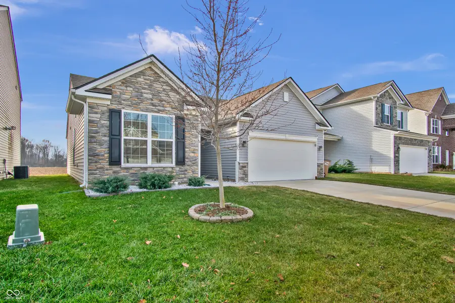 2561 Creek Bank Drive, Columbus, IN 47201 - Image #2