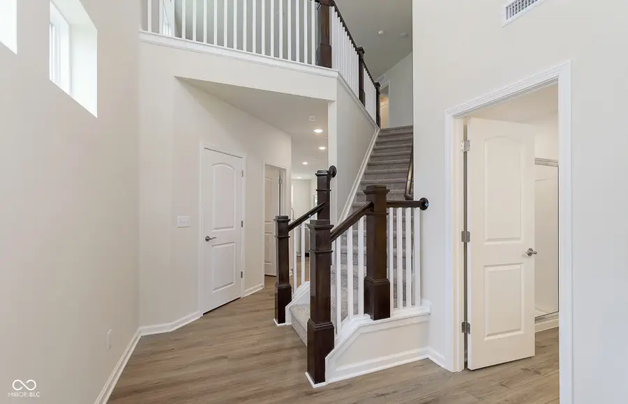 571 Corbin Way, Avon, IN 46123 - Image #2